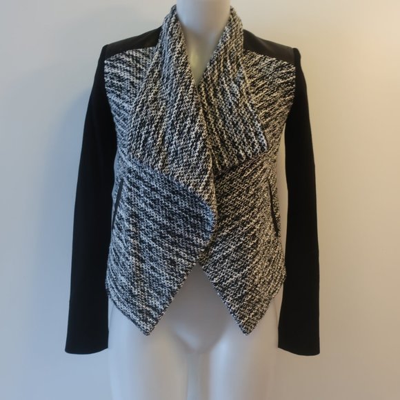 Alice + Olivia Jackets & Blazers - Womens Alice + Olivia White Black Mixed Media Boucle Knit Leather Open Jacket 2*